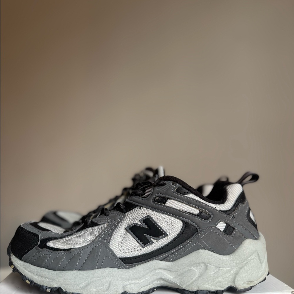Men’s Trail Sneakers – Grey/Black – Size US 8 / EU 41.5